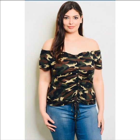 Tops - Super trendy plus size top!
